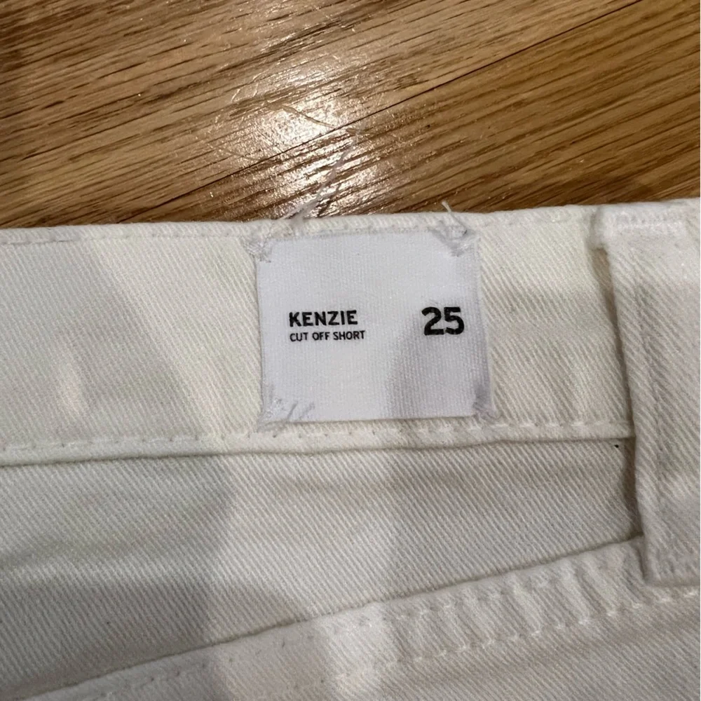 Hudson cut off jeans shorts , 25 - Picture 4 of 4